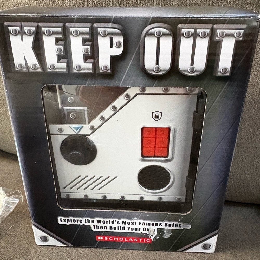 Scholastic, Keep Out Safe With The Book